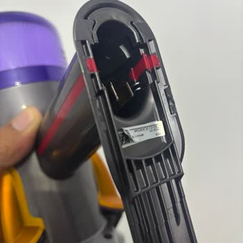 Dyson V12 Cihazım Yanlış Gövdeyle Geri Döndü