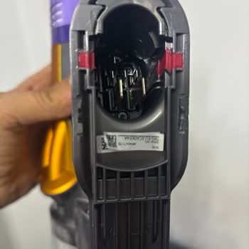 Dyson V12 Cihazım Yanlış Gövdeyle Geri Döndü