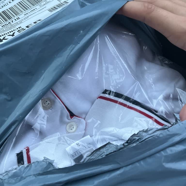 Yanlış Renk Ve Beden Tişört Gönderimi, Satıcıdan Cevap Yok Ve Tam İade Talebi