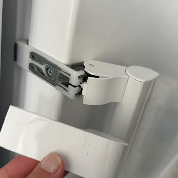 Garanti Kapsamındaki Paslanma Ve Kulp Kırılması İçin Ücretsiz Onarım Talebi Ve Üslupsuz Müşteri Hizmetleri Şikayeti
