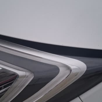 Opel Sıfır Araç Kaputunda Açıklık