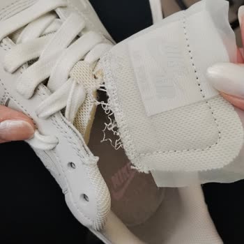 Defolu Nike Air Max Gönderildi, Şirket Sorumluluğu Reddetti Ve İade Talep Ediyorum