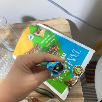 Açık Ve Boşalan Çikolata Paketi, Hijyen Endişesi