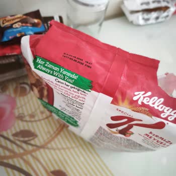 Şok Marketten Alınan Kırmızı Meyveli Kahvaltılık Üründe Böcek Ve Tırtıl Çıktı