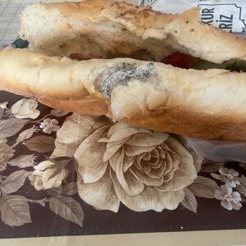 Köfte Sandviçinde Metal Parça Ve 2,5 Aylık Geri Dönüş Olmadı