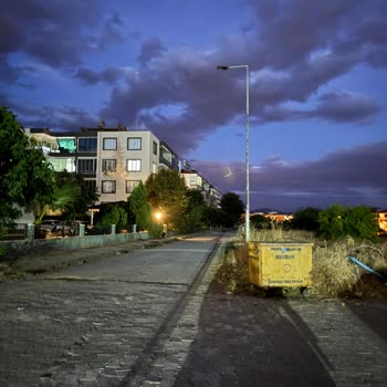 Sokak Lambaları Arızalı, Mahallede Karanlık Ve Güvensizlik