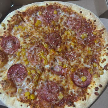 Domino's Pizza Siparişinde Saç Kılı Ve Eksik Sosis