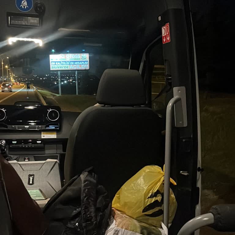 Kale Seyahat Otobüsünün Yakıtı Bitti Ve Yolcular Tehlikede Bırakıldı