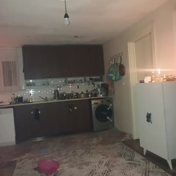 Yağmurla Birlikte Tekrarlayan Uzun Süreli Elektrik Kesintileri Mahallede Çözülmedi
