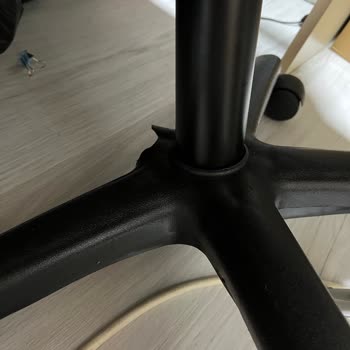 Kırılan Ofis Koltuğu Ayağı Güvenlik Riskine Dönüştü