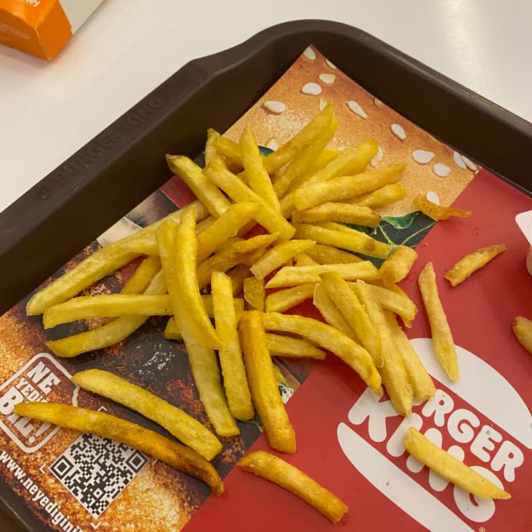Burger King Diyarbakır Şubesinde Soğuk Ve Bayat Patates Ve Hamburger