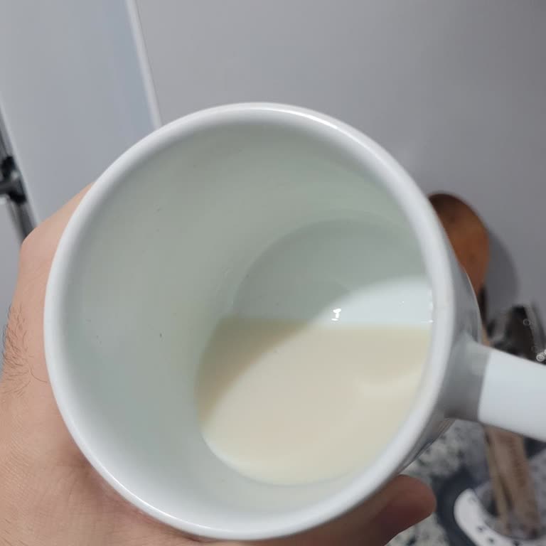 Şok Market'ten Alınan Protein Süt Ürününde Bozulma Ve Güven Kaybı