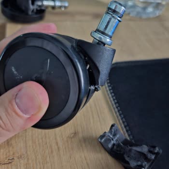 Xdrive 15li Plus Koltuğunda Tekrarlayan Tekerlek Kırılmaları Ve Ücretsiz Tamir Talebi