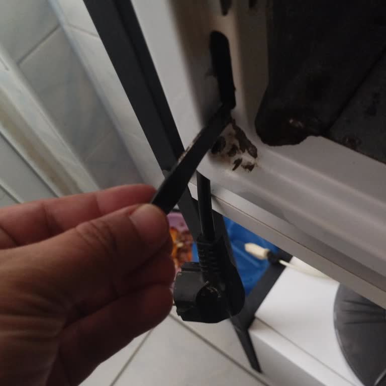 Simfer M3483 Fırın Kapak Yayı Ve Cam Piminde Sürekli Kırılma Sorunu