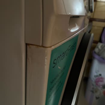 Sarsıntı, Hatalı Çalışma Ve Paslı Kapak Sorunlarıyla Siemens IQ300 Çamaşır Makine Değişim Talebi