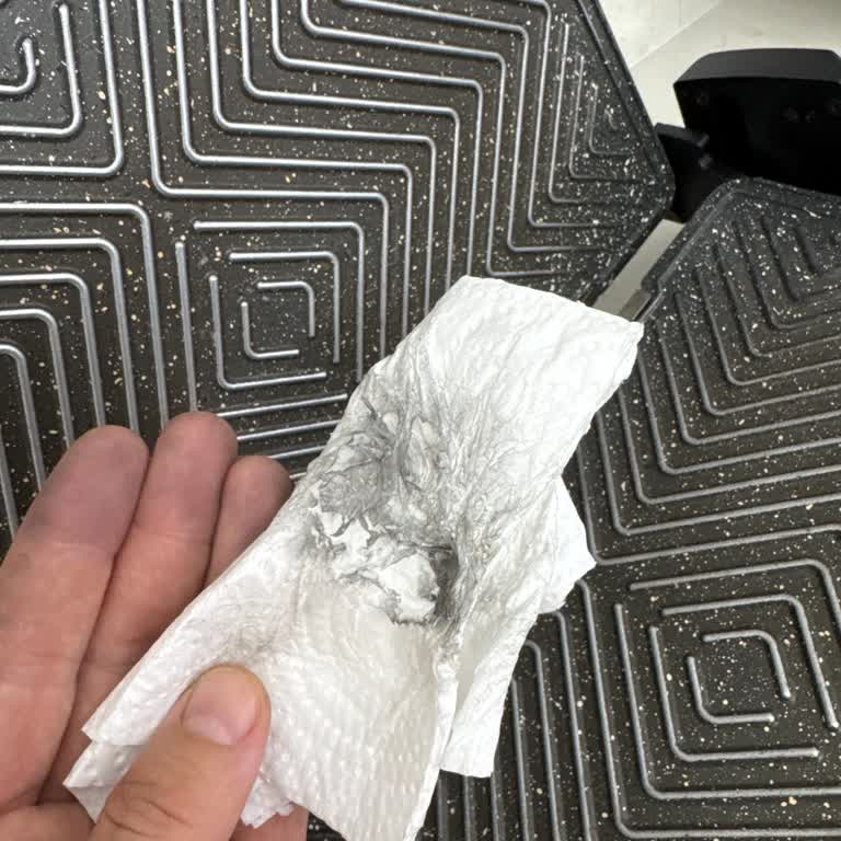 Schafer Tost Makinesinde Plaka Boya Dökülmesi Sağlık Riski Oluşturuyor