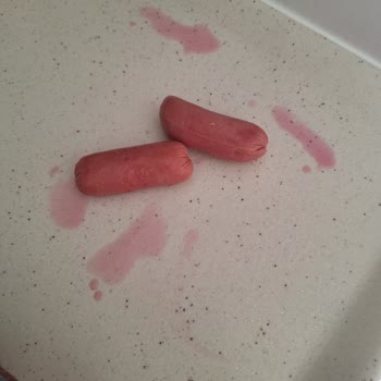 Banvit Sosisinde Pembe Sıvı: Sağlık Riski Endişesi