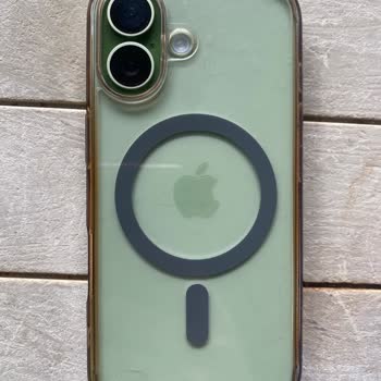 Spigen Kılıfının ‘Sararmaz’ İddiası Yanıltıcı: Ürün Hızla Sararıyor