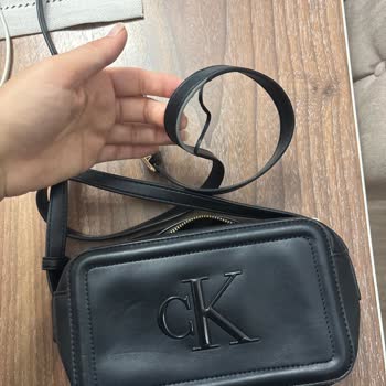 2 Yıllık Garanti Kapsamında Deri Dökülen Çanta Kabul Edilemez