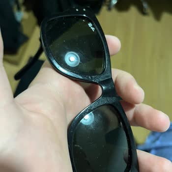 Kısa Sürede Parlak Yüzey Bozulması Yaşayan Ray-Ban Gözlüğün Değişim Talebi