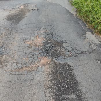 Fatsa Devlet Hastanesi Yolundaki Çukur Acil Olarak Doldurulmalı