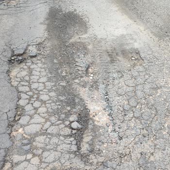 Fatsa Devlet Hastanesi Yolundaki Çukur Acil Olarak Doldurulmalı