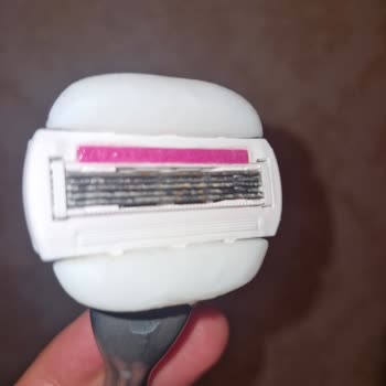 Gillette Tıraş Bıçağı Başlığında Paslanma Oluştu