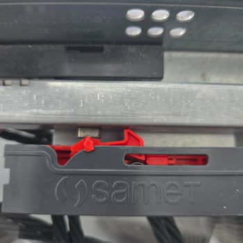 Samet Çekmece Ray Sisteminde Kırılan Plastik Kilit Ve Ücretsiz Değişim Talebi