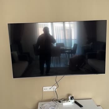 Panel Yanığı Olan Yeni Televizyonun Değişimi İçin Samsung'dan Uzun Süre Bekliyorum