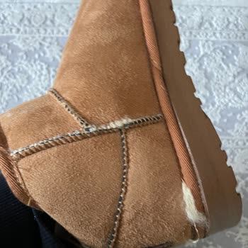 Sneaksnet'ten Defolu Ugg Botların İadesi Ve Ücret İadesi Talebi