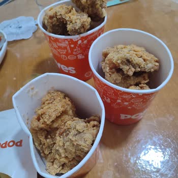 Popeyes Şubesinde Çiğ Ve Bozuk Gıda Ürünleri Nedeniyle Sağlık Sorunları Ve Ücret İadesi Talebi