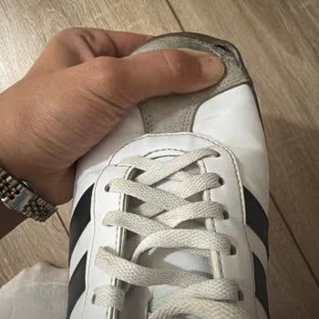 Adidas Ayakkabısında Altı Ayda Açılan Ön Kısım Ve İnceleme Reddedilmesi
