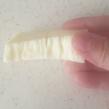 Ekici Beyaz Peynirinde Sertleşme, Sararma Ve Rahatsız Edici Koku: Sağlık Endişesi Ve Güven Kaybı