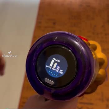 Dyson V12 Süpürge Kendi Kendine Kapanıyor