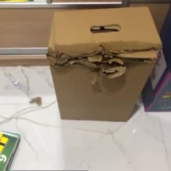 Sürat Kargo Dağıtımında Koliyi Islatıp Yırtık Koli Getirdi
