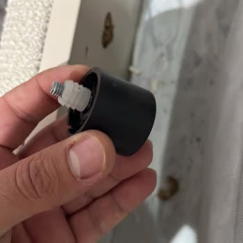 Kurulum Sonrası Baza Desteği Kırıldı Ve Sehpa Eksikliği Şikayeti
