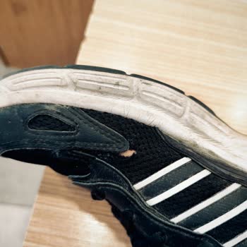 FLO Mağazasının Ayıplı Adidas Ayakkabıyı Üretim Hatası Olarak Reddi