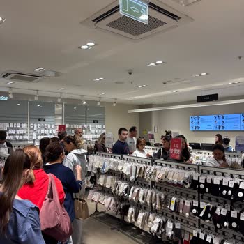 Kirli Kabinler Ve Kaba Çalışan Tutumu