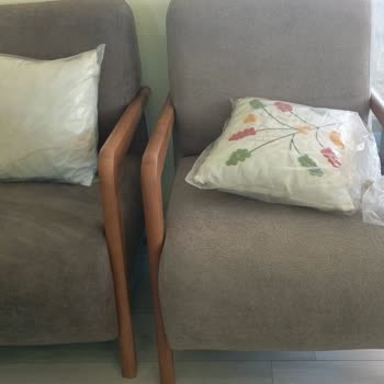 Yanlış Renk Ve Uyumsuz Olmayan Koltuk Takımı Teslimatı İçin Acil Değişim Talebi