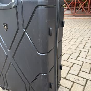 Yeni Alınan Valizim Uçuş Sırasında Ağır Hasar Gördü Ve Tazminat Reddedildi