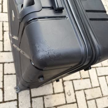 Yeni Alınan Valizim Uçuş Sırasında Ağır Hasar Gördü Ve Tazminat Reddedildi