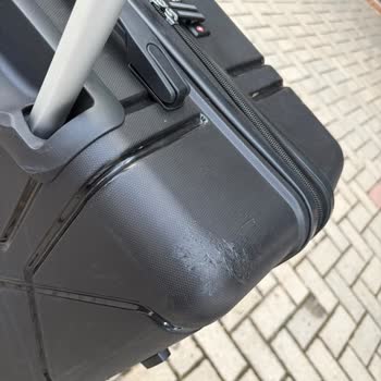 Yeni Alınan Valizim Uçuş Sırasında Ağır Hasar Gördü Ve Tazminat Reddedildi