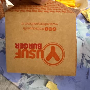 Burgerde Plastik Kapak: Hijyen Ve Boğulma Riski