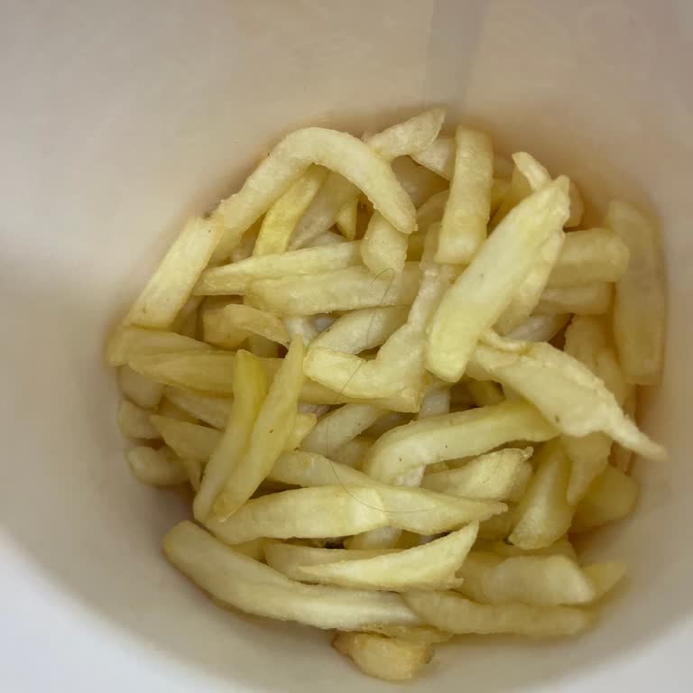 Patates Kızartmasında Saç Görülmesi Ve Eksik Soslar Nedeniyle İade Talebi