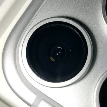 Yeni İPhone 17 Pro Kamera Lensinde Toz Değişim Talebi