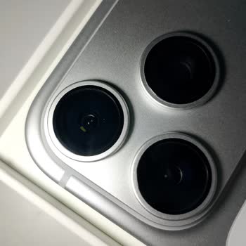 Yeni İPhone 17 Pro Kamera Lensinde Toz Değişim Talebi