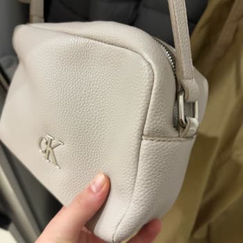 Calvin Klein Çantada Kısa Sürede Deri Soyulması Ve Değişim Talebi