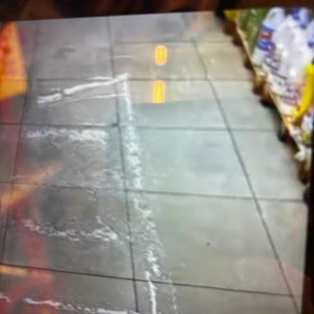 Çekmeköy Şok Mağazasında 5 Yıllık Su Baskını Ve Kaygan Zemin Riski