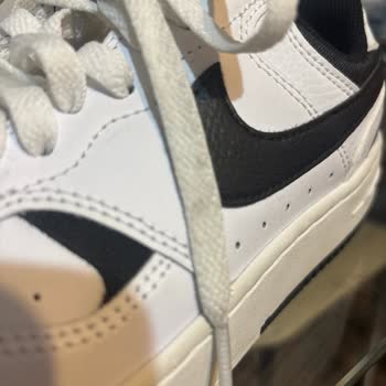 Nike Ayakkabısında Siyah Lekeler Ve Değişim Reddine Karşı İade Süreci