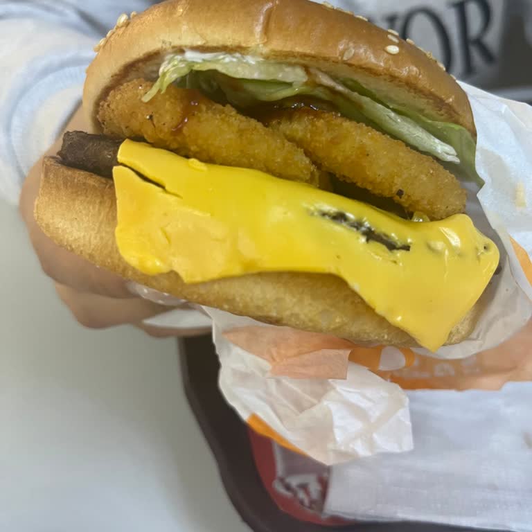 Burger King Şubesinde Uzun Bekleme Ve Soğuk Ürün Şikayeti